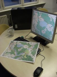 Bildschirm und Papierausdruck in OpenStreetMap